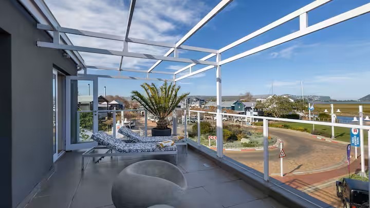 To Let 1 Bedroom Property for Rent in Thesen Islands Western Cape